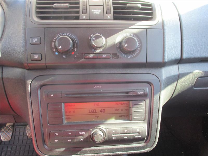 Škoda Fabia 1,4 i 16v, klima, serv.kniha, - fotka 15 z 33