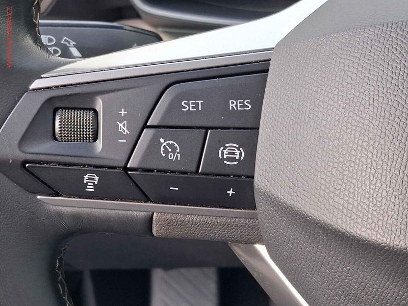Seat Leon (2021) 1.5 TSi, Xcellence, LED, navi - fotka 14 z 19