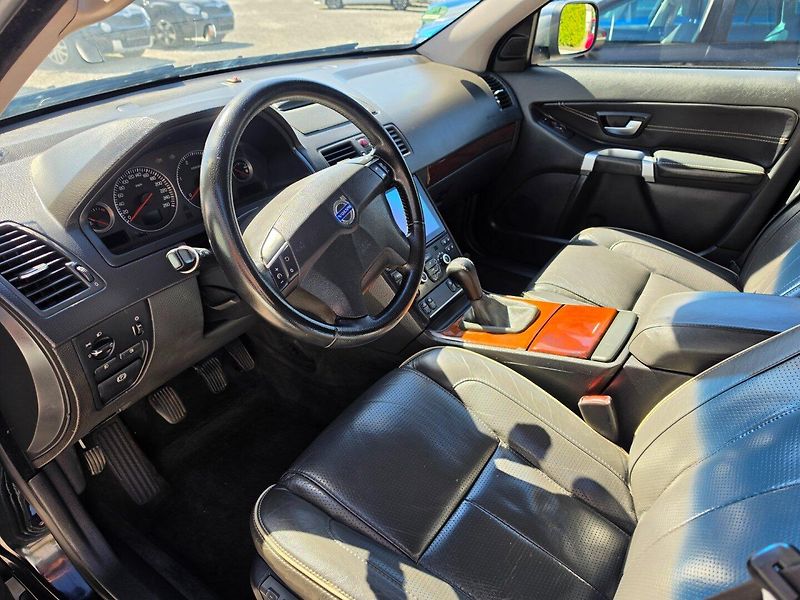 Volvo XC90 (2010) 2.4 D5 AWD 7míst,Rozvody,Navi - fotka 9 z 25
