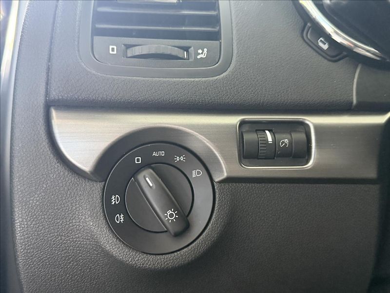 Škoda Yeti 2,0   TDI,DRIVE,TAŽNÉ,SERVISKA - fotka 12 z 25