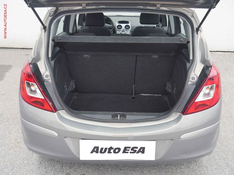 Opel Corsa (2011) 1.2i, 1.maj,ČR, servis.kniha - fotka 7 z 13