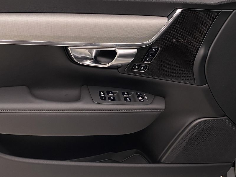 Volvo V90 T6 AWD RECHARGE CORE REZERVACE - fotka 28 z 60
