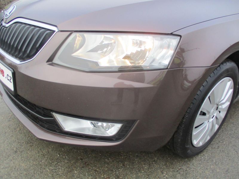 Škoda Octavia 1.2TSi 81kW AMB VÝHŘEV 2x PNEU - fotka 13 z 48