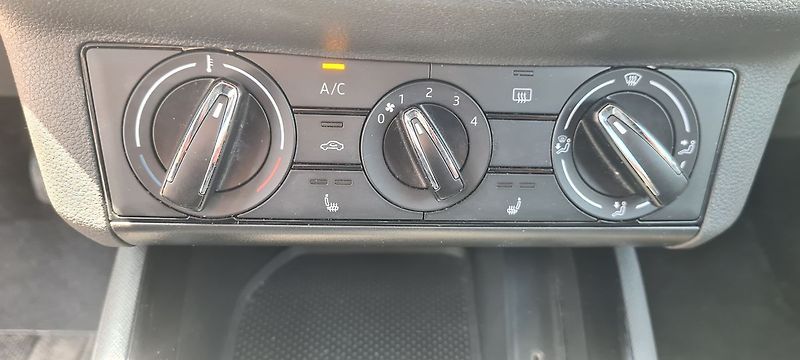 Škoda Kamiq 1.0.TSI 8.1.kW Nové v ČR - fotka 17 z 20
