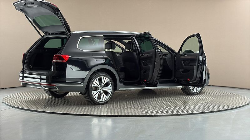 Volkswagen Passat 2.0 TDI DSG 4MOTION Alltrack - fotka 6 z 31
