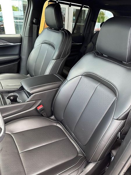 Jeep Grand Cherokee (2025) Limited 2.0 Turbo 4xe PHEV - fotka 6 z 10