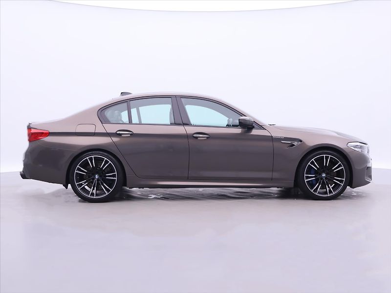 BMW M5 4,4 V8 441kW xDrive Individual - fotka 8 z 46