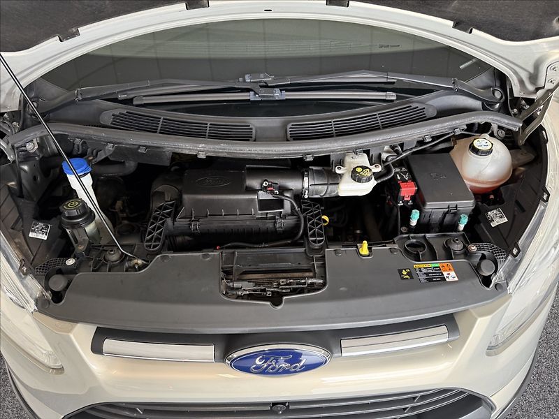 Ford Tourneo Custom 2,2 Titanium,92kW,po servisu - fotka 25 z 31