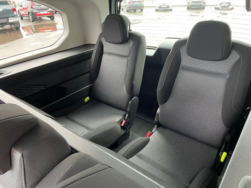 Toyota ProAce City Verso 1.5L MT - fotka 11 z 16