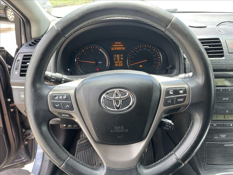Toyota Avensis 2,0 D-4D 93 kw Klima bez koroz - fotka 14 z 30