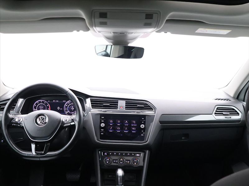 Volkswagen Tiguan 1,4 TSI DSG R-line matrix virt - fotka 28 z 36