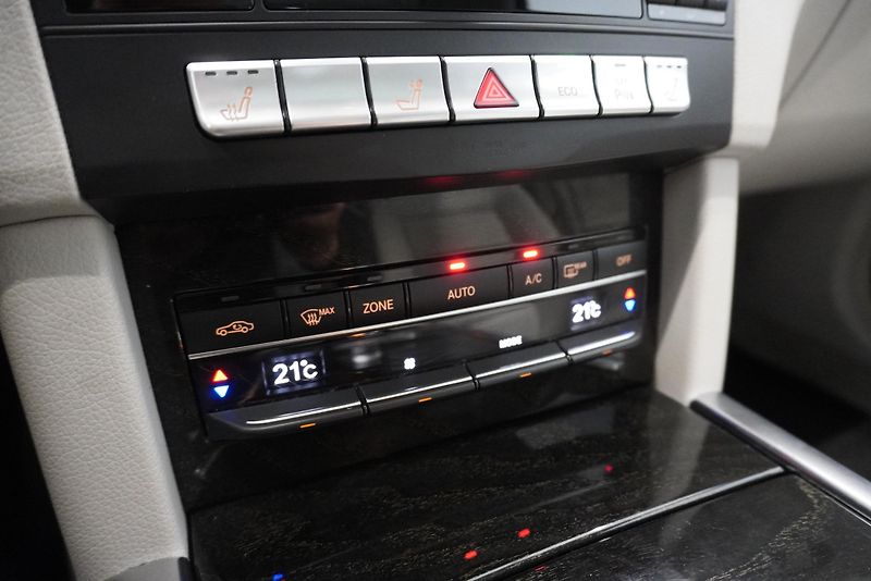 Mercedes-Benz Třídy E 350CDi automat - fotka 29 z 34