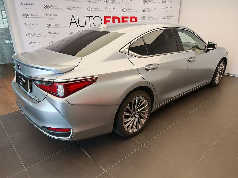 Lexus ES 300h 300h Luxury - fotka 4 z 49