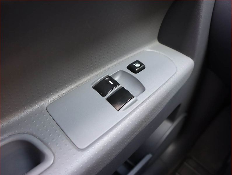 Mitsubishi Colt (2008) 1.1, nová STK, rezervace - fotka 13 z 15