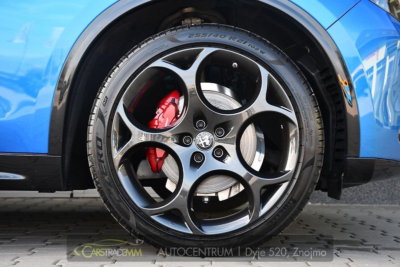 Alfa Romeo Stelvio 2.0 Turbo 16V 206kW Veloce Q4 - fotka 49 z 53