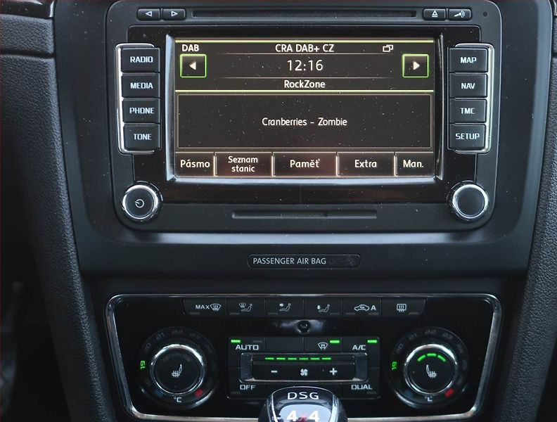 Škoda Superb (2014) Elegance 2.0 TDI, 4X4 - fotka 12 z 22