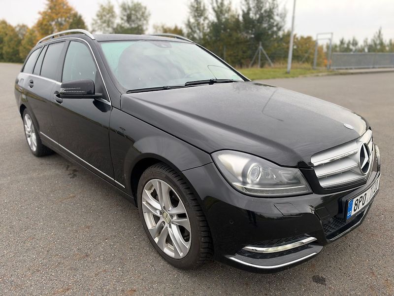 Mercedes-Benz Třídy C Kombi 125 kW diesel  142000 KM - fotka 7 z 18