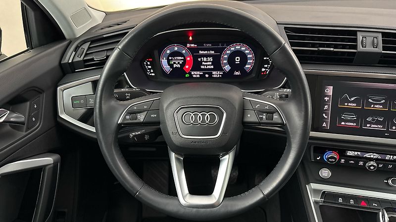 Audi Q3 2.0 35TDI S Tronic - fotka 9 z 24