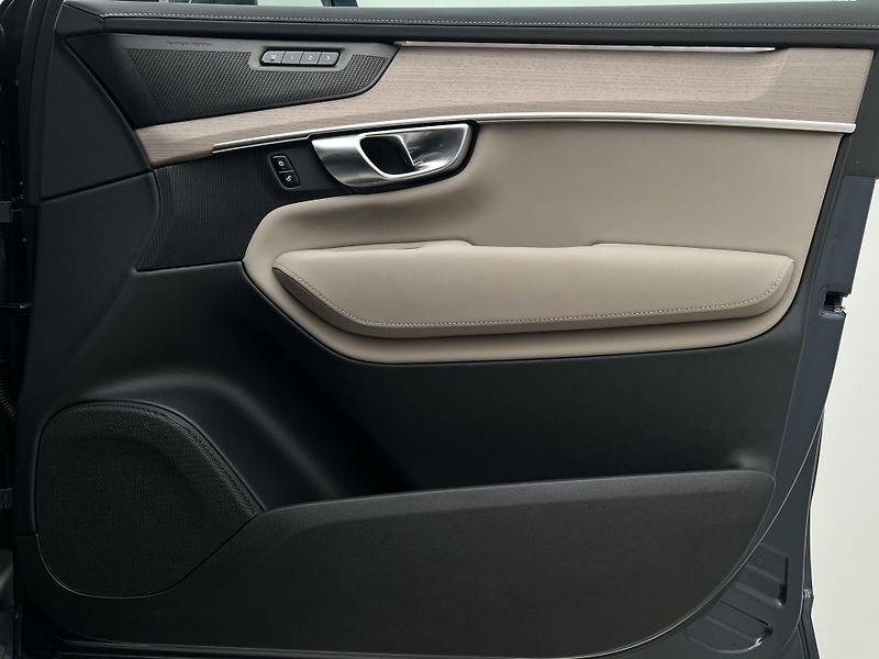 Volvo XC90 T8 AWD BRIGHT PLUS 7 MÍST - fotka 52 z 52