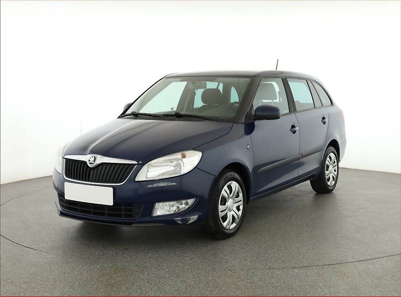 Škoda Fabia (2013) Ambition 1.2 TSI, pěkný stav - fotka 2 z 15