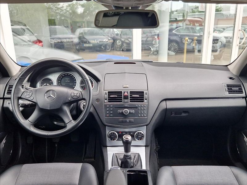 Mercedes-Benz Třídy C 2,2 CDI AVANTGARDE MAN TOPSTAV - fotka 19 z 36
