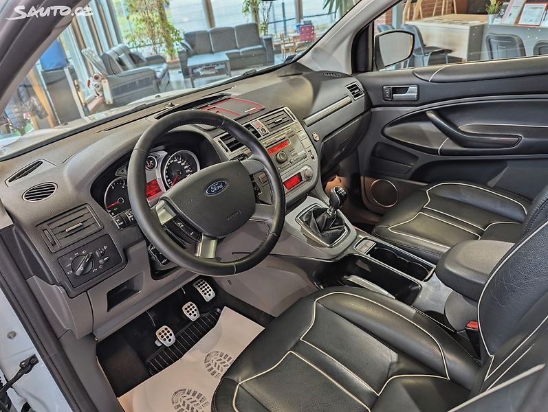 Ford Kuga 2.0 TDCi 103kW INDIVIDUAL, PDC - fotka 7 z 24