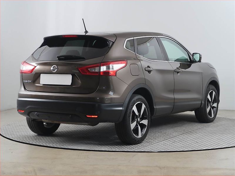 Nissan Qashqai (2016) 1.2 DIG-T, Serv.kniha, Navi - fotka 5 z 15