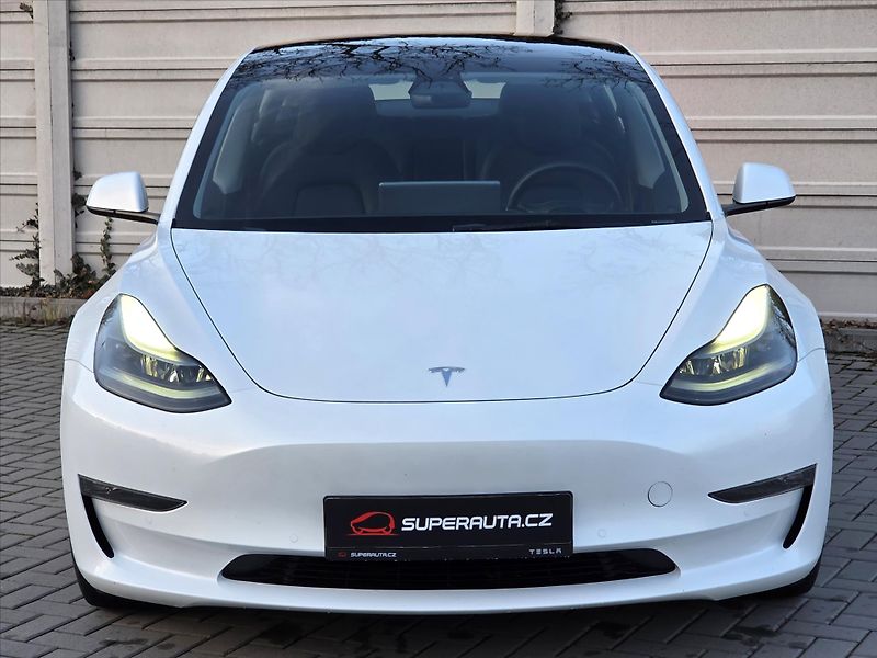 Tesla Model 3 0,0 Long Range RWD SOH 96% 1.m - fotka 2 z 17