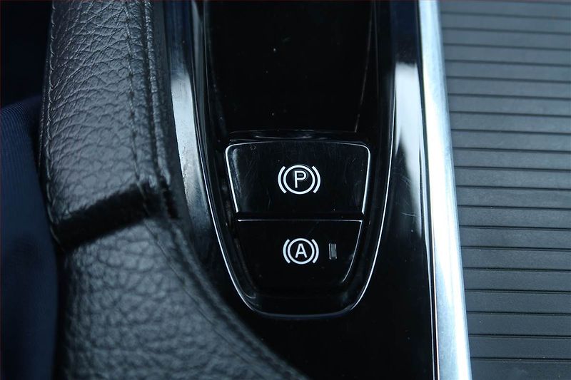 Volvo V90 (2018) D4, Automat, Serv.kniha, Kůže - fotka 21 z 27