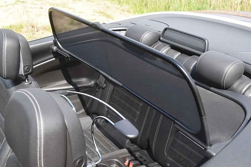 Opel Cascada se hodí třeba na výjižďky k vodě.