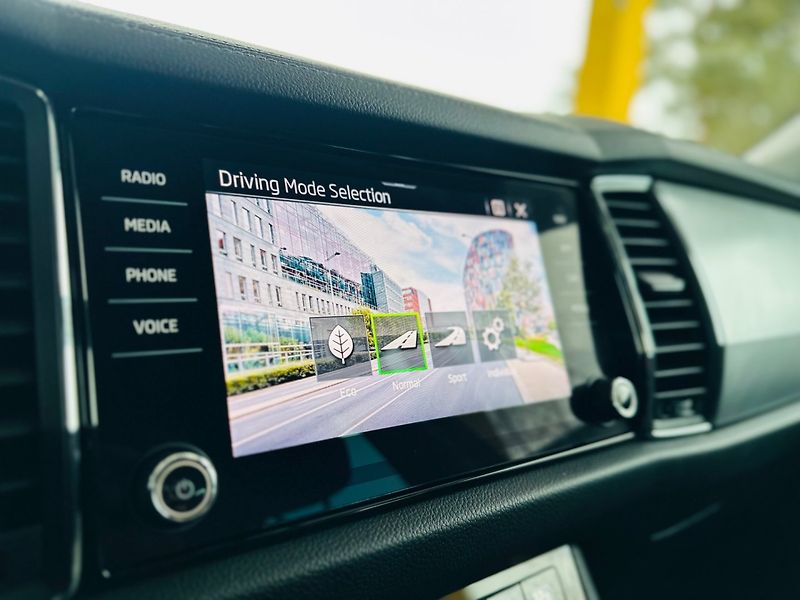 Škoda Kodiaq (2023) 1.5TSi 7MÍST,KAMERA,VIRTUAL - fotka 13 z 17