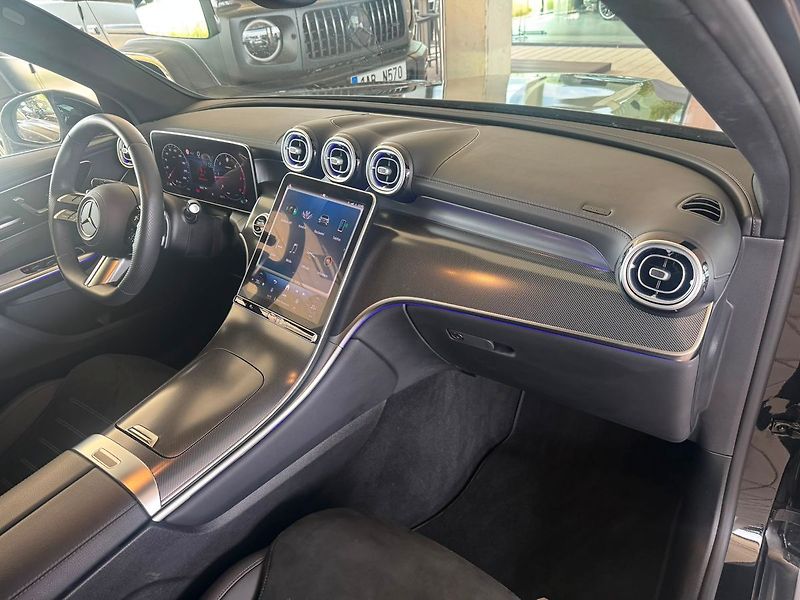 Mercedes-Benz GLC 220d 4MATIC - fotka 19 z 20