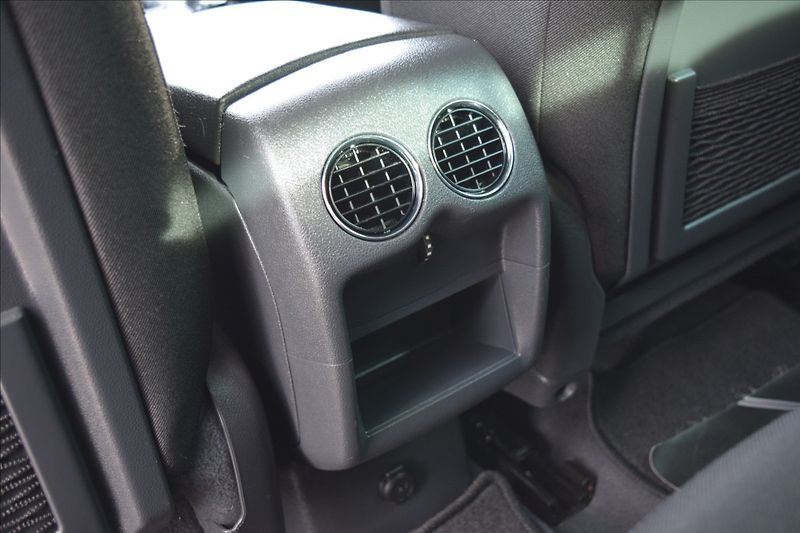 Peugeot 3008 1,6 i 88KW ALU NAVI PANORAMA - fotka 19 z 50