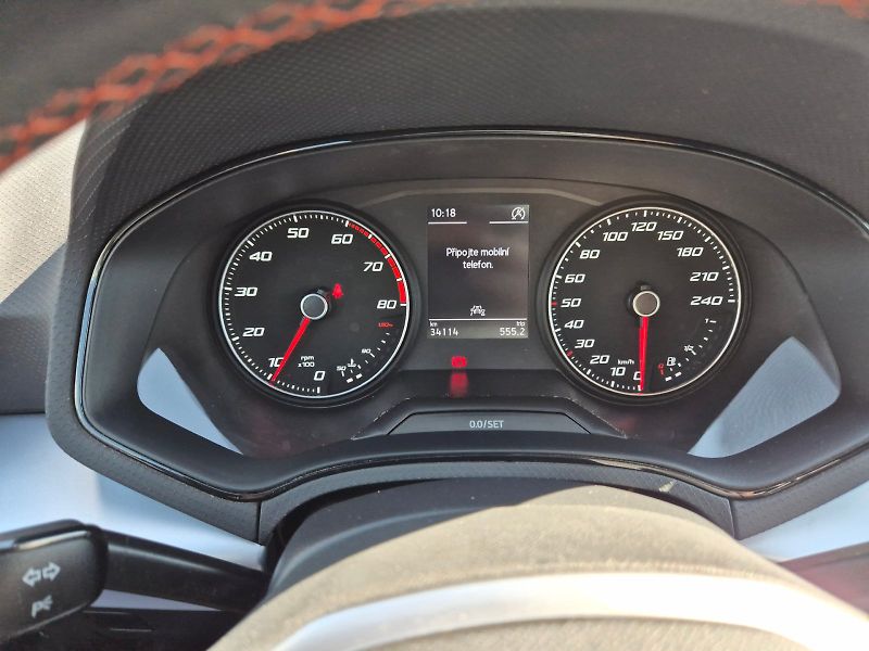 Seat Arona (2022) FR 1.0 TSI 81 kW 6°manuální - fotka 21 z 33