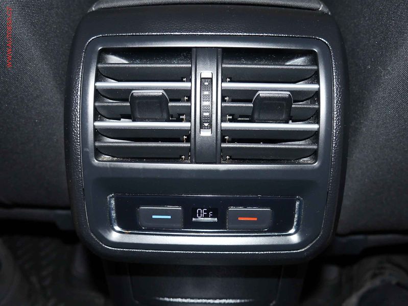 Volkswagen Passat (2016) 1.6TDi, LED, TZ, park.čidla - fotka 20 z 21