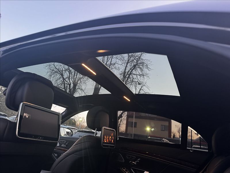 Mercedes-Benz Třídy S 500 L 4Matic AMG - fotka 28 z 28