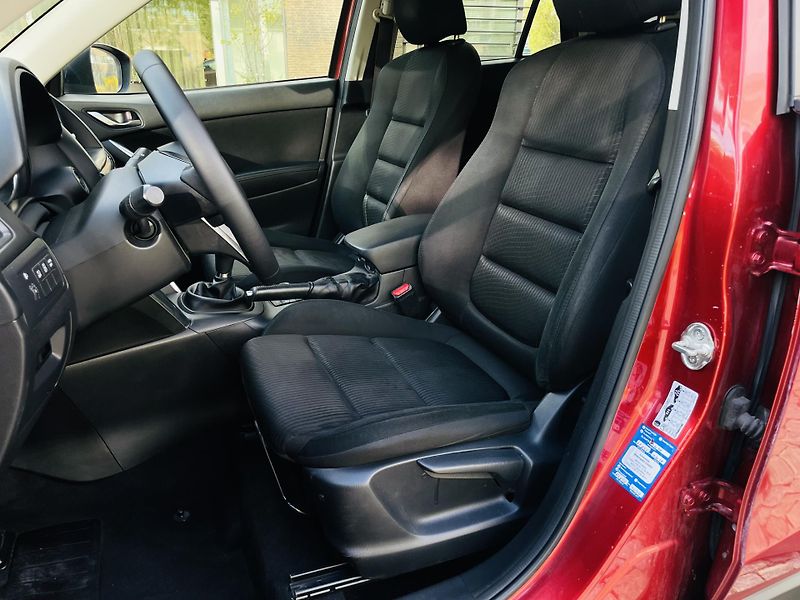 Mazda CX-5 2.0i MANUÁL 4x4 1MAJITEL TAŽNÉ - fotka 28 z 40