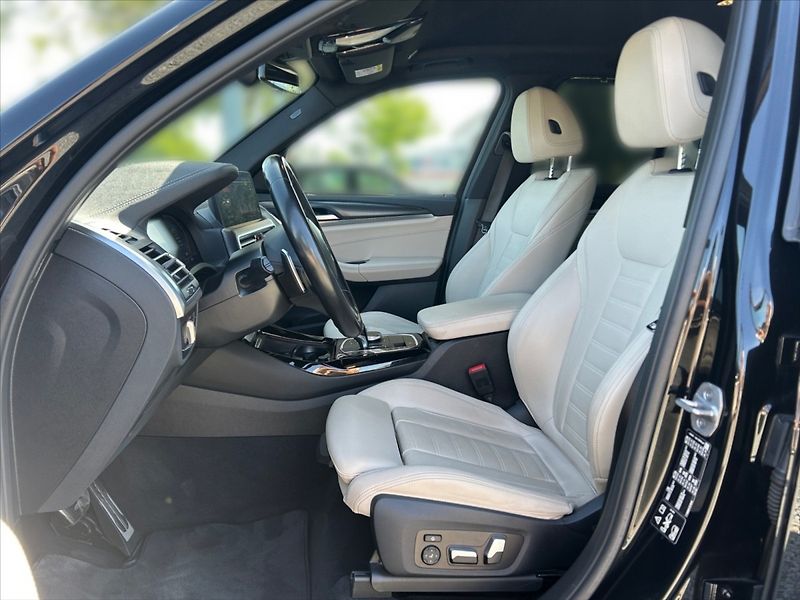 BMW X3 2,0 20d xDrive AT - fotka 7 z 11