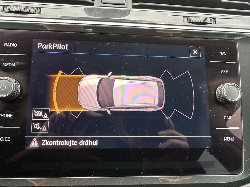 Volkswagen Tiguan 2.0 TDI 110kW/4x4/DSG/Navi - fotka 41 z 47