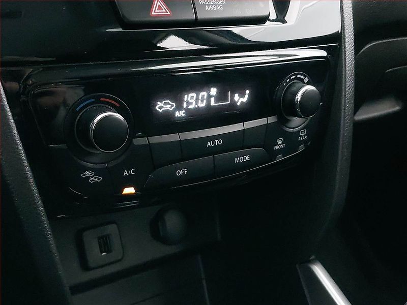 Suzuki Vitara (2019) 1.4 BoosterJet, Serv.kniha - fotka 16 z 18