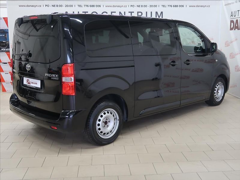 Toyota ProAce Verso 2,0 D-4D Family 1.maj. 8 míst - fotka 4 z 37