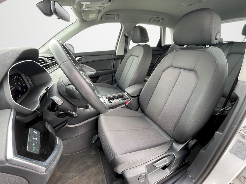 Audi Q3 (2023) 1.5 35 TFSI 110 kW S-Tronic - fotka 23 z 32