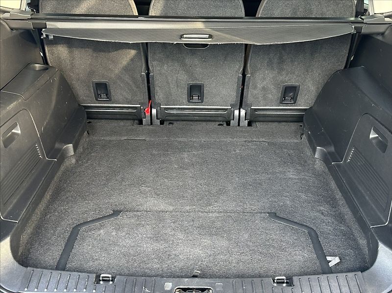 Ford S-MAX 2,0 TDCI 140PS  Trend - fotka 41 z 49