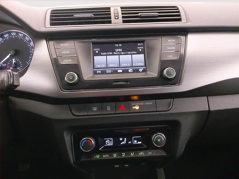 Škoda Fabia (2015) 1.2 TSI, ČR,1.maj, Tempomat - fotka 12 z 16