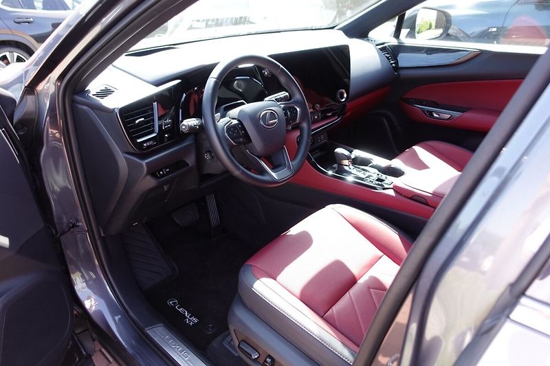 Lexus NX 350h NX350h Prestige 4x4 - fotka 14 z 37