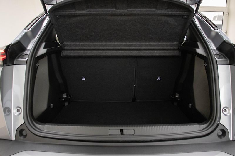 Peugeot 2008 BUSINESS Hybrid 110 e-DCS6 - fotka 7 z 16