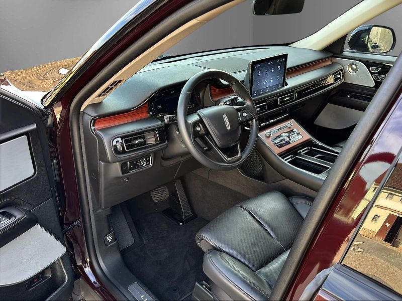 Lincoln Aviator (2024) - fotka 18 z 38