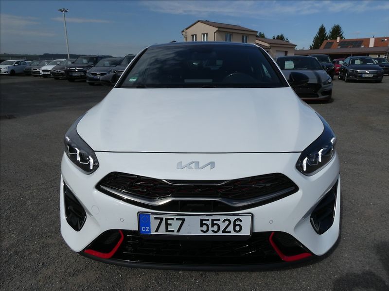 Kia ProCeed 1,6 T-GDI 150kW GT ZÁRUKA - fotka 2 z 50
