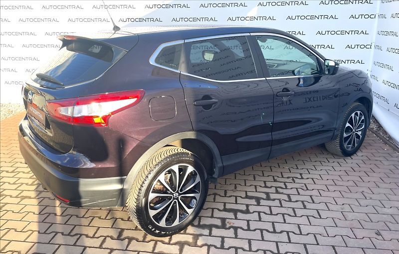 Nissan Qashqai 1,2 DIG-T Czech-line,serv.kn. - fotka 4 z 21