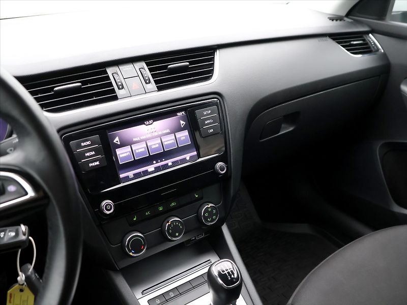 Škoda Octavia 1,4 TSI 110kW CZ Ambition 1Maj - fotka 23 z 38